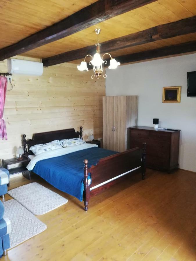 Pod Orehom Drvena Kuca I Sauna Hotel Krapina Exterior foto