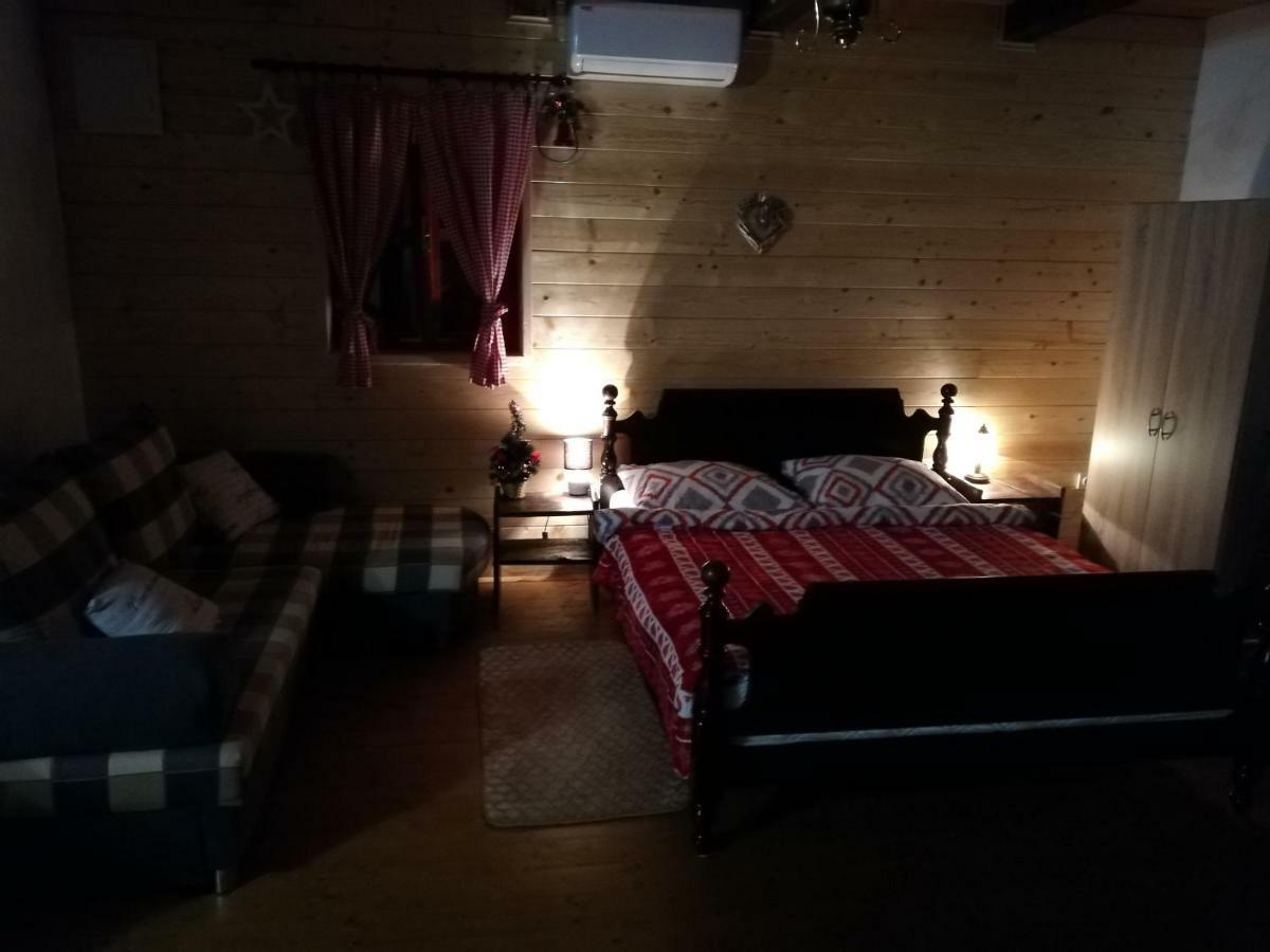 Pod Orehom Drvena Kuca I Sauna Hotel Krapina Exterior foto